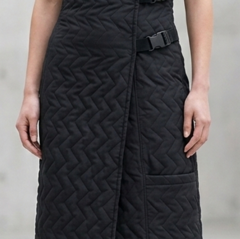 BODYBAG by JUDE clothing🖤Black Quilted Skirt with 2 Buckle/Pocket Detail Sz M